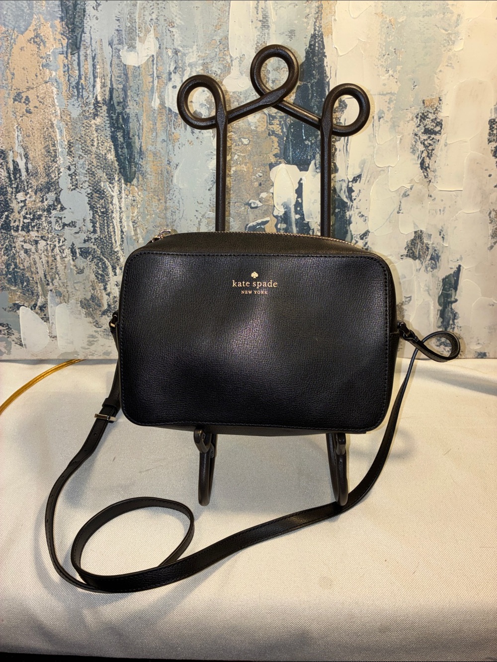 ♠️NWOT Genuine  Kate Spade Black Leather Crossbody Camera Bag with Gold Logo♠️